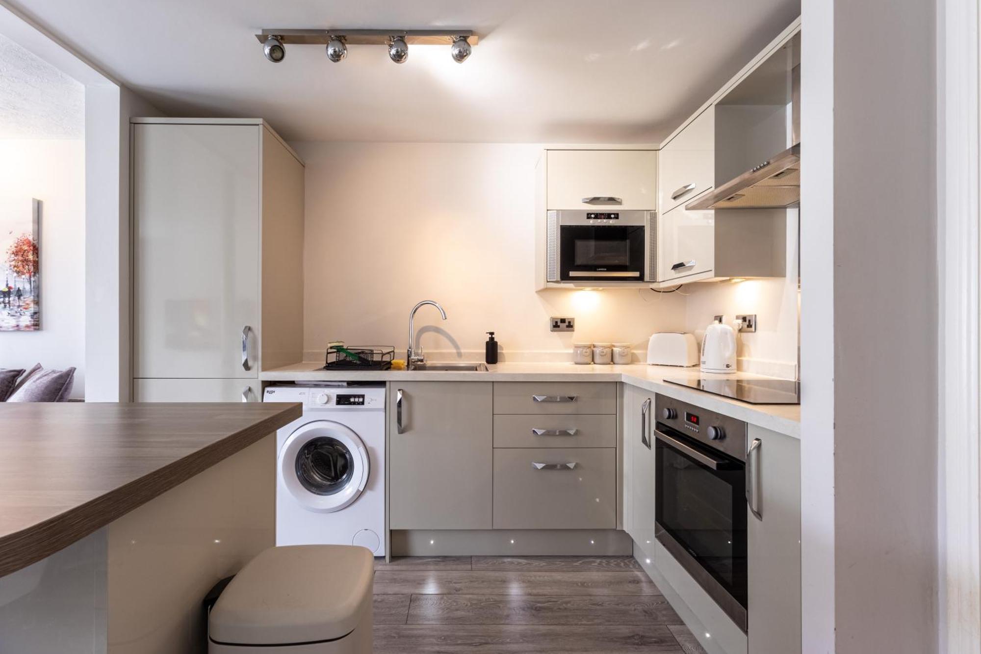 Modern 2 Bed Apartment Near Gatwick Crawley (West Sussex) Exterior foto