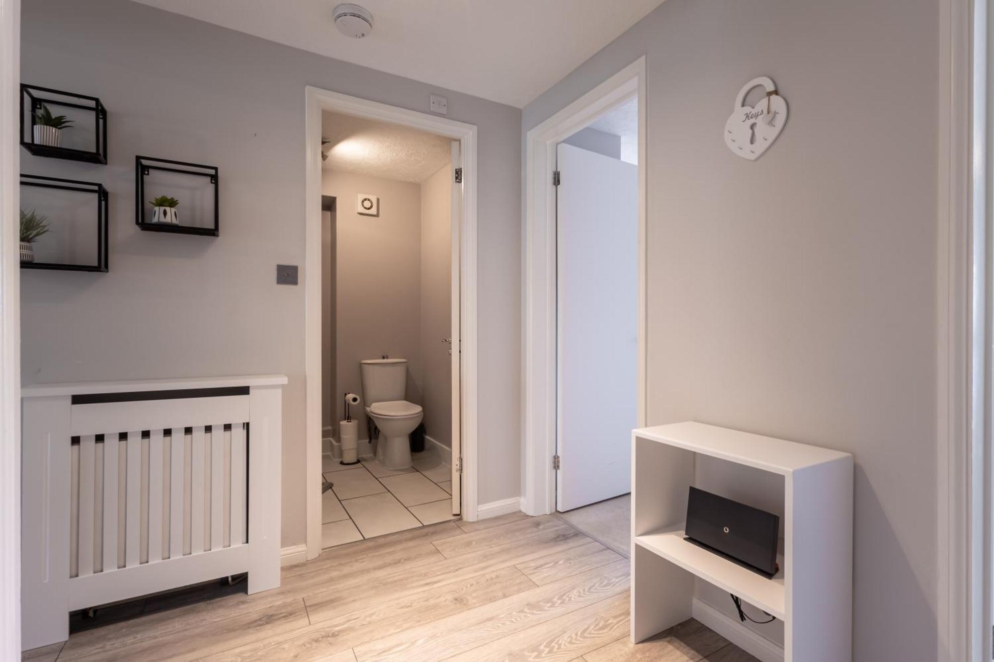 Modern 2 Bed Apartment Near Gatwick Crawley (West Sussex) Exterior foto
