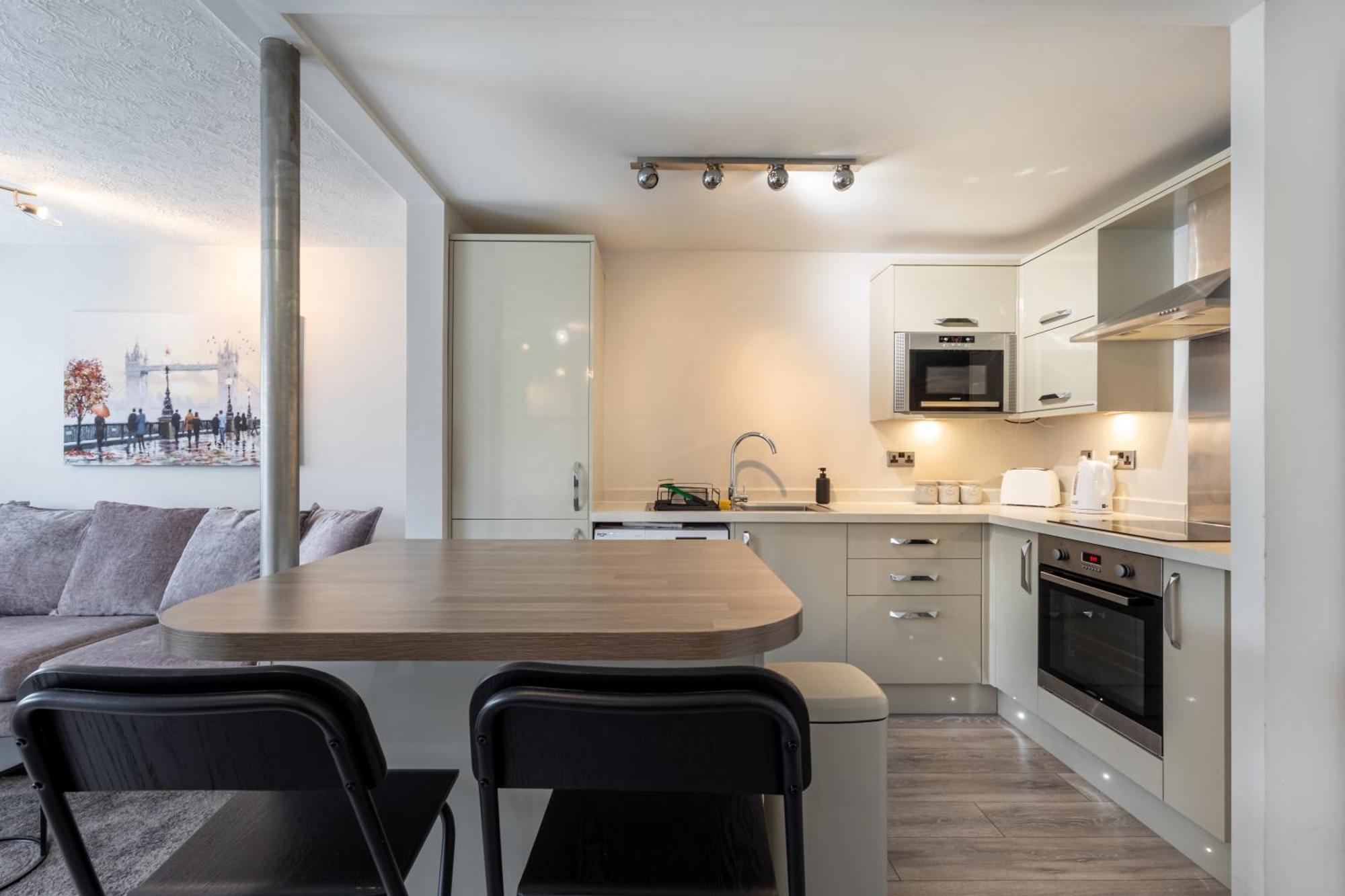 Modern 2 Bed Apartment Near Gatwick Crawley (West Sussex) Exterior foto