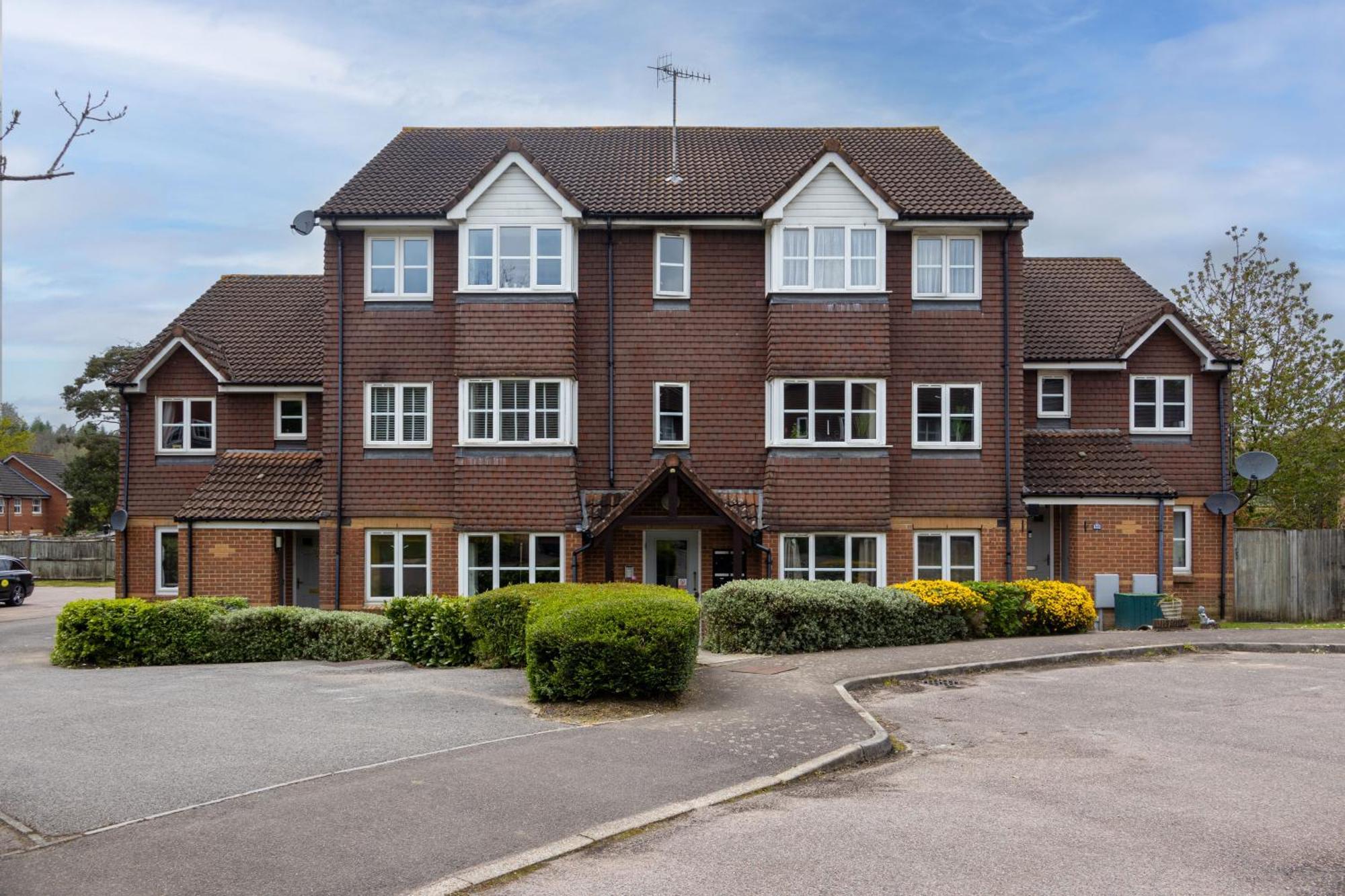 Modern 2 Bed Apartment Near Gatwick Crawley (West Sussex) Exterior foto