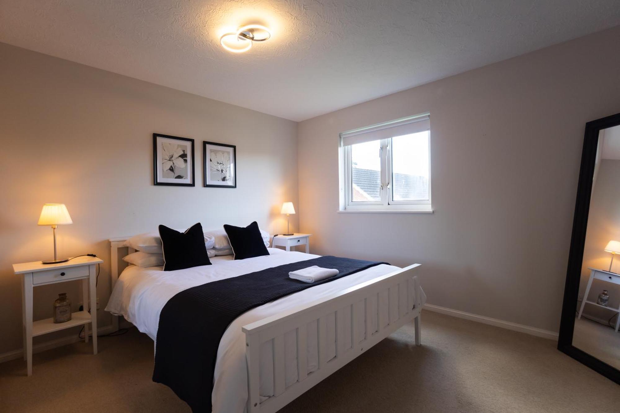 Modern 2 Bed Apartment Near Gatwick Crawley (West Sussex) Exterior foto